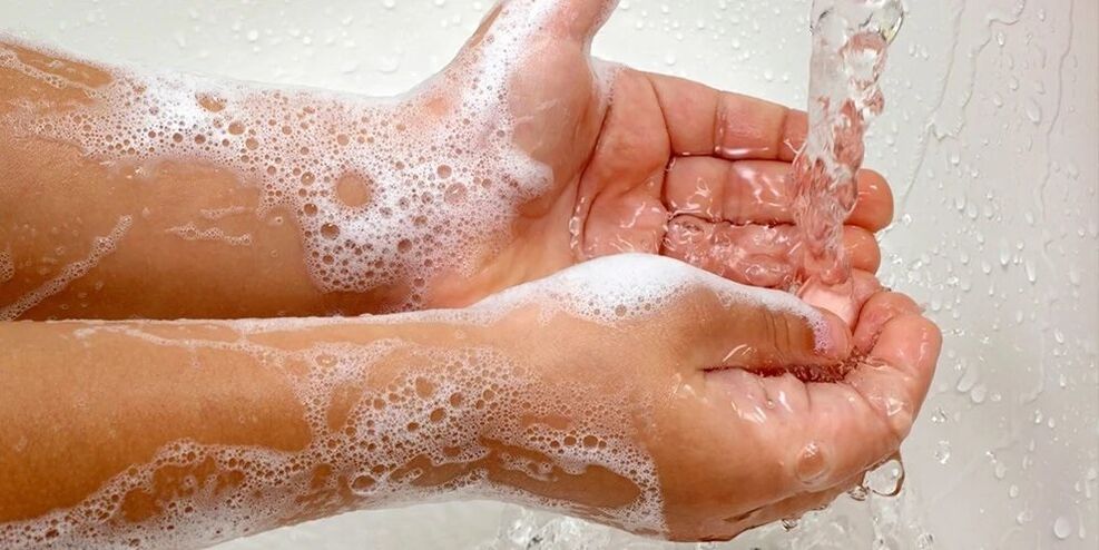 Lavarse as mans para evitar a infestación de parasitos